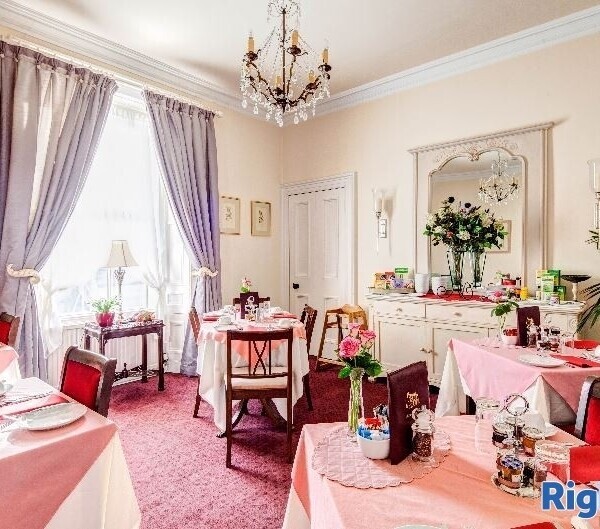 For Sale - Well Presented 6-Bedroom Guesthouse in Affluent Tourist Town in Central Scotland. Photo 5