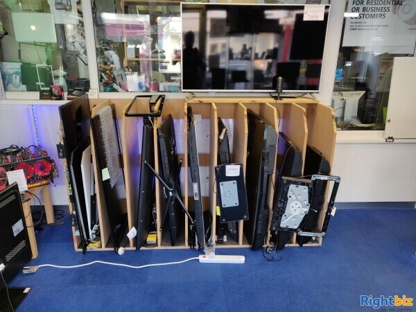BUSY HIGH STREET IT REPAIR SHOP FOR SALE Photo 5