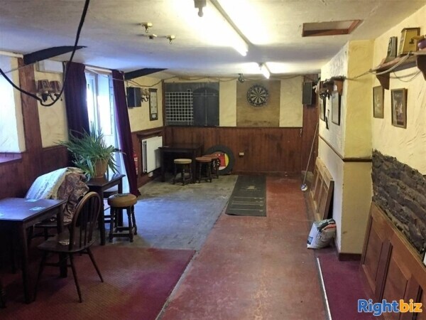 Under Offer: Grade II Listed 17th Century Thatched Village Inn For Sale in Barnstaple Photo 5
