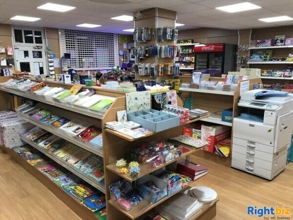 ESTABLISHED & THRIVING NEWSAGENTS. Busy prime location in centre of historic Worcestershire town Photo 5