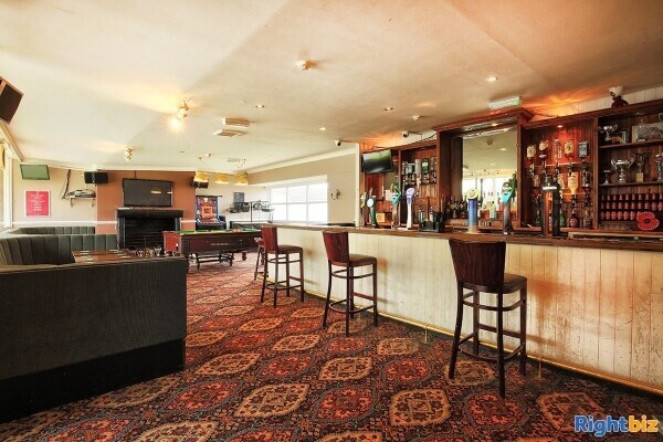 SUFFOLK - VIRTUAL FREEHOLD RESIDENTIAL PUB W/ KITCHEN & PARKING Photo 5