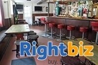 BERKSHIRE - PUB IN LARGE VILLAGE Photo 5