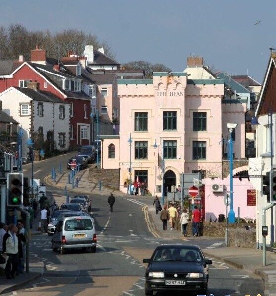 SAUNDERSFOOT BEACH FRONT - TRADITIONAL PUB OVERLOOKING SAUNDERSFOOT BEACH Photo 5