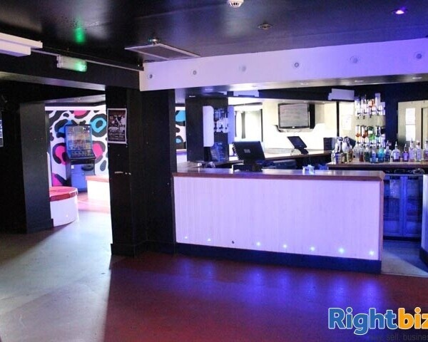 PEMBROKESHIRE - TOWN CENTRE CAFE & NIGHTCLUB PREMISES Photo 5