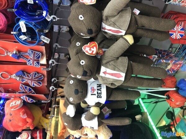 Piccadilly Circus London gift shop Photo 5