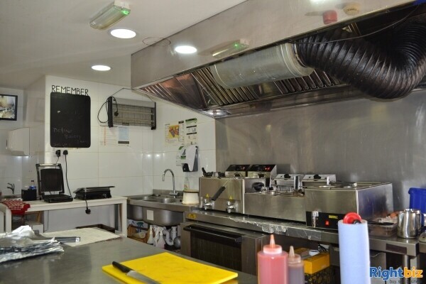 *closed* Established, refurbished cafe situated in a prime location Photo 5