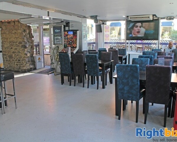 KENT - HISTORIC MEDWAY TOWN CENTRE BAR FOR SALE Photo 5