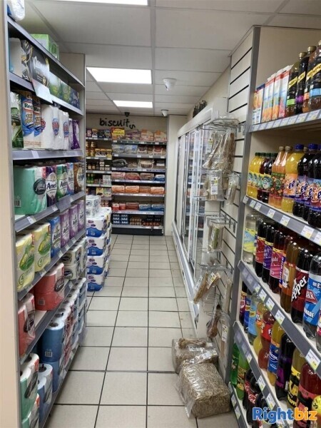 TAKING £19,500PW LICENSED CONVENIENCE STORE in SWADLINCOTE, DERBYSHIRE Photo 5