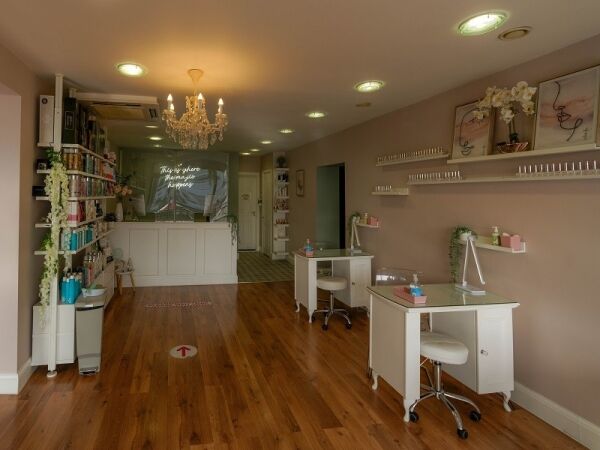 Extremely well established Hair & Beauty Salon for sale Photo 5
