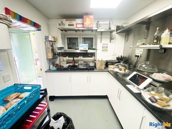 CAFE: UPPERMILL: Photo 5