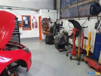 REPUTABLE, LONG-ESTABLISHED AUTO GARAGE Photo 5