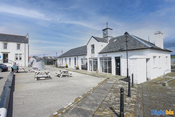 Stunning Well Positioned Cafe Lease Opportunity in Ardrisaig Photo 5