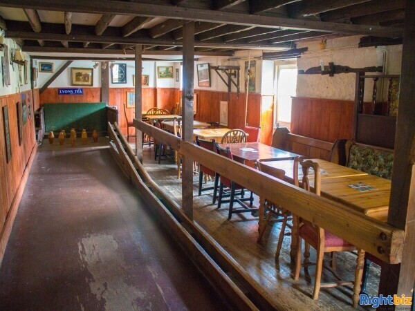 HAMPSHIRE - QUINTESSENTIAL PUB Photo 5