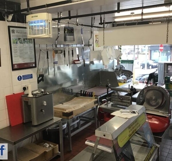 £3,300+ p/wk  BUTCHERS/INVESTMENT OPPORTUNITY WITH S/CONT FLAT, BRIDGEND Photo 5