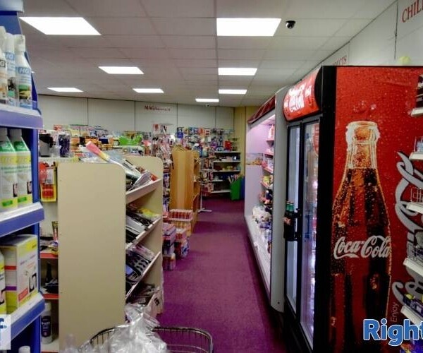 Spacious News / Grocery Store: Herts Town Photo 5