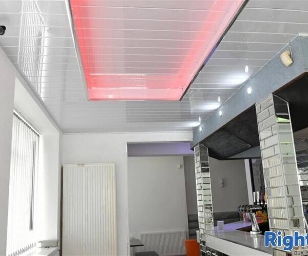 Beautifully Renovated Modern Bar with Comfortable Atmosphere & Accomodation Photo 5