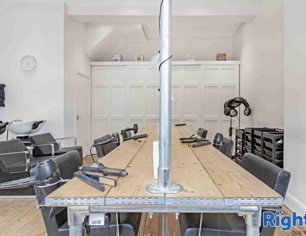 Well-Equipped Hair & Beauty Salon in Bakewell Photo 5