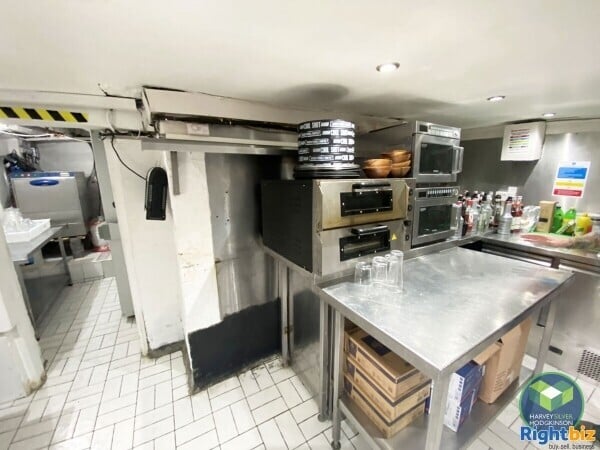 RESTAURANT & BAR: UPPERMILL: Photo 5