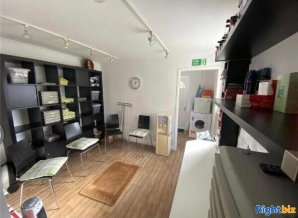 Leasehold Hair Salon for sale in Hampshire Photo 5