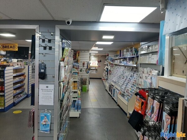 Busy convenience store, Post Office and spacious flat for sale in central Scotland Photo 5