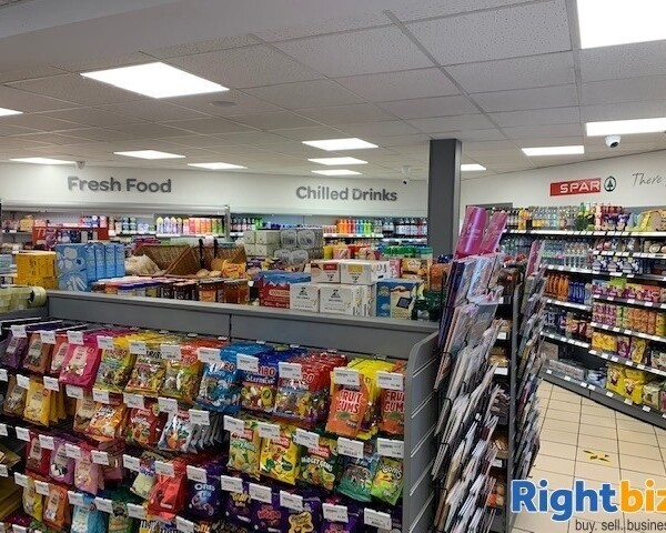 Outstanding Spar branded licensed convenience store located in Alloa (ref 1407) Photo 5