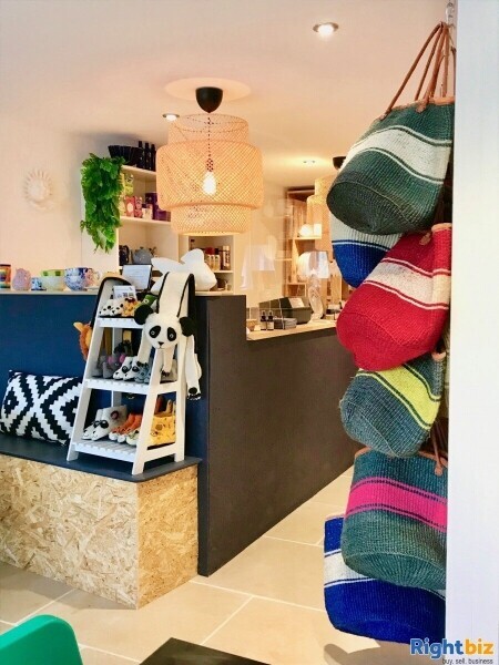 Beautiful Cotswold Lifestyle Pottery Cafe in Stow-on-the-Wold Photo 6