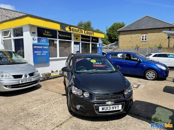 AN ACCREDITED, LONG-STANDING AND POPULAR GARAGE AND USED CAR RETAILER Photo 5