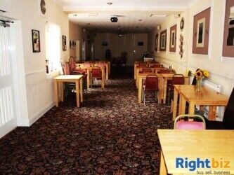 WEST GLAMORGAN - PUBLIC HOUSE - INVESTMENT SALE Photo 5