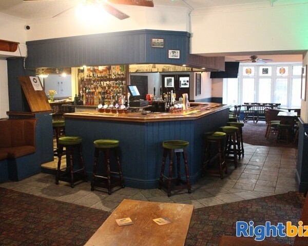 CEREDIGION - CASTLE HOTEL, LAMPETER - FORMER COACHING INN WITH 9 LETTING BEDROOMS Photo 5