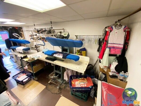 DRY CLEANERS & LAUNDERETTES: WIGAN: Photo 5