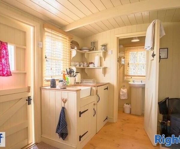 CAMPING & HOLIDAY SITE WITH OWNERS ACCOMMODATION - MARCH, CAMBS Photo 5
