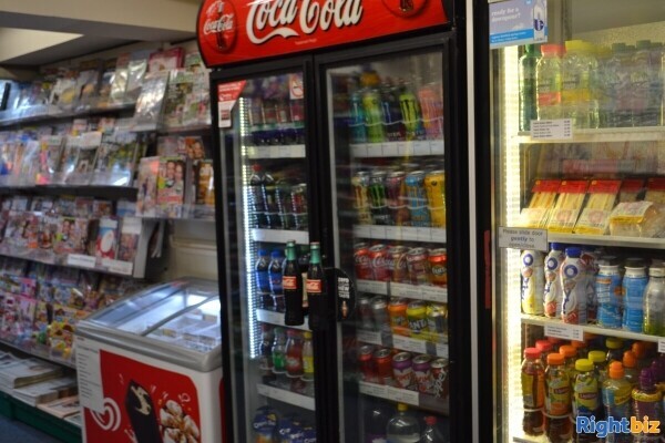 VERY BUSY NEWSAGENTS STORE, SHREWSBURY TOWN CENTRE, SY1 £15,000 per week and with accommodation Photo 4
