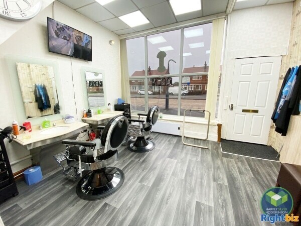 BARBERS/HAIR SALON: DENTON: Photo 5