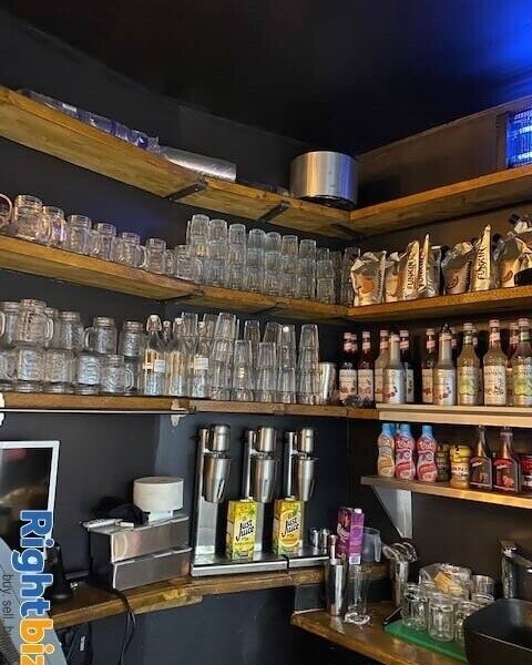 PRICE REDUCTION! - restaurant in prominent location E6, Long lease (21 years) Photo 5
