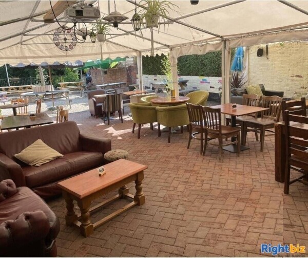 SHROPSHIRE - HISTORIC COACHING INN LOCATED AT THE HEART OF A POPULAR HILLSIDE TOWN Photo 5