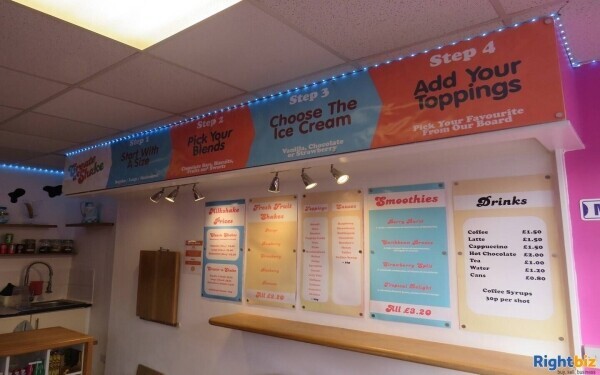 Established Well-known Milkshake & Juice Bar Photo 5