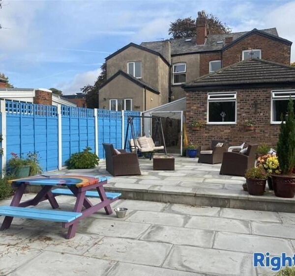 Former Guest House - Greater Manchester Photo 5