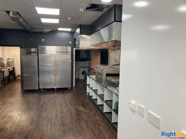 Fish and chip shop , pizzeria Photo 5
