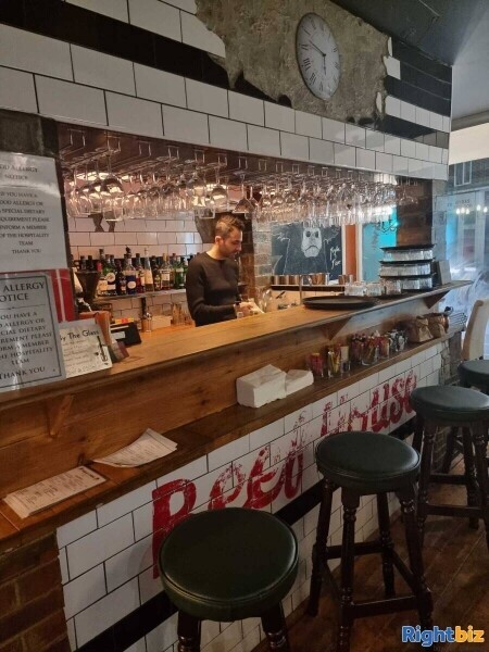 Vacant Licensed Restaurant, East Grinstead Photo 5