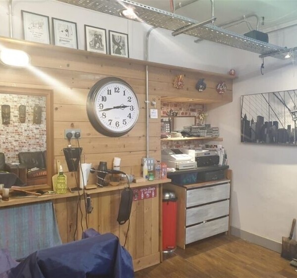 Well Established Barbers in a Great Central Location Photo 5