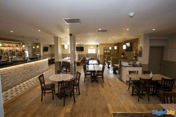 Well Established and Popular Bar/ Restaurant For Sale Photo 5