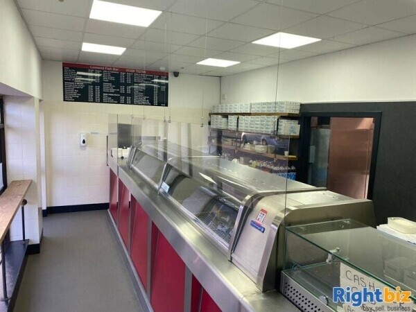 Convenience Store, Fish & Chip Shop, Bed & Breakfast and large family home in Loch Lomond Photo 5