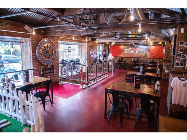 Unique second-hand motorcycle dealership Photo 5