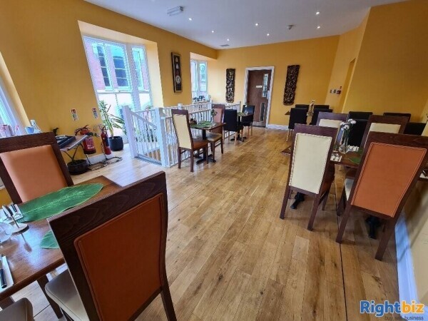 Well Presented Fully Equipped Licensed Thai Restaurant For Lease Photo 5