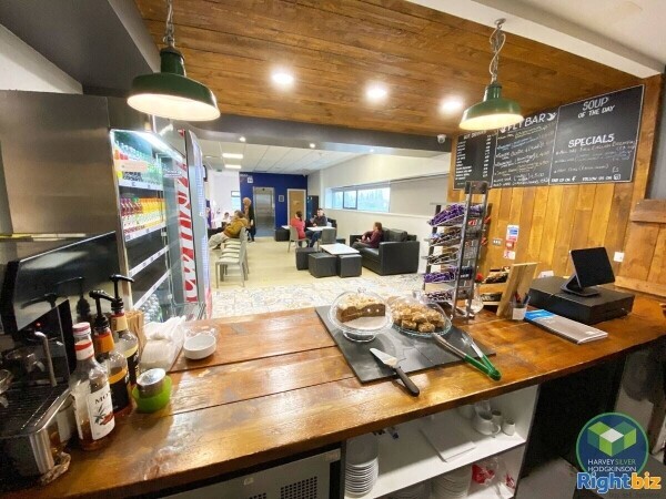 CAFE: TRAFFORD PARK: Photo 5