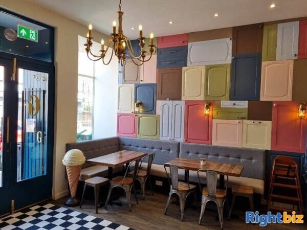Stunning Dessert Parlour with Class 3 hot food consent within the affluent town of Bothwell Photo 5