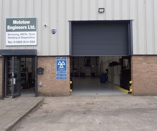Closed MOT Garage - Warrington Photo 5
