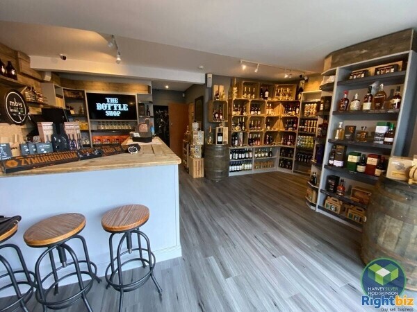 OFF LICENCE/BAR: HALE: Photo 5