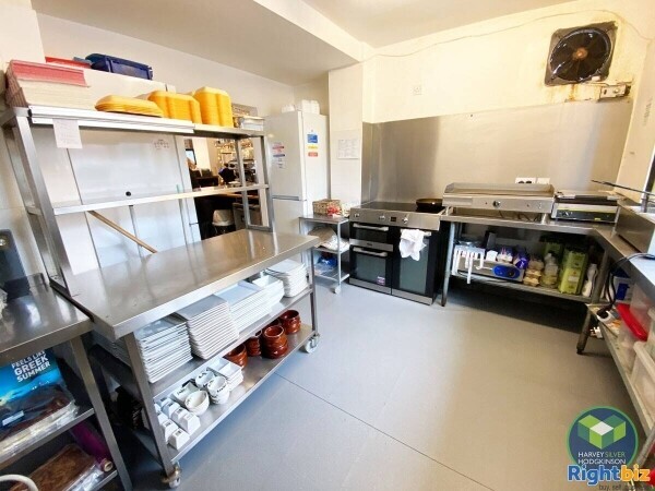 LICENSED RESTAURANT/CAFE: CHAPEL EN LE FRITH: Photo 5