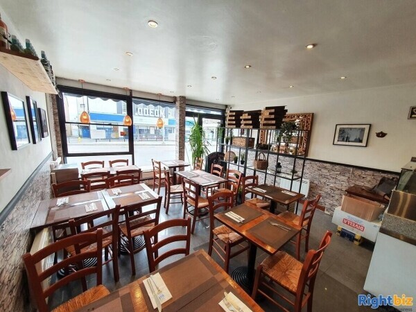 WOODFIRED PIZZA RESTAURANT & TAKEAWAY – LICENCE TILL 0100 Photo 5